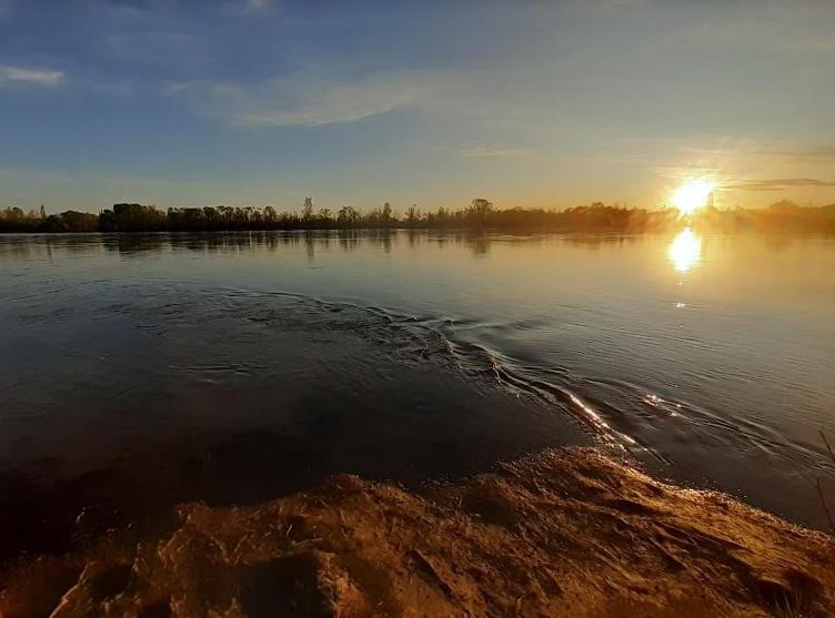 Bardas Del Limay Dormi-Con Hidromasaje - Totalmente Equipado Plottier Kültér fotó